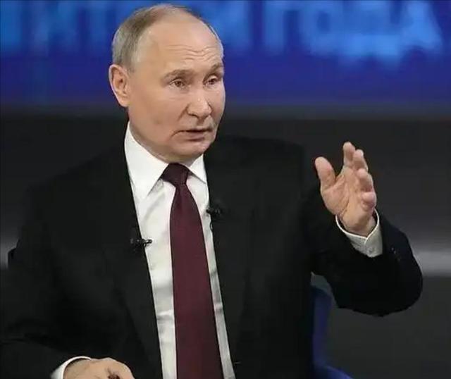 普京刚从印度回来，就收到坏消息：通往中国的铁路不得不叫停了！