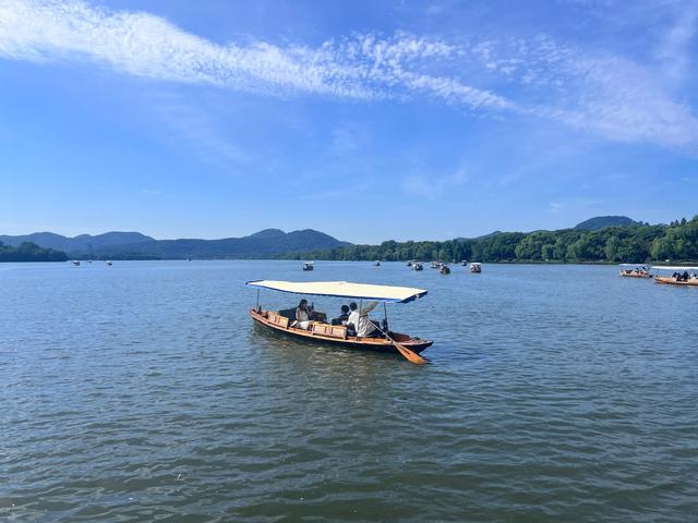 夏日西湖，8月9日。