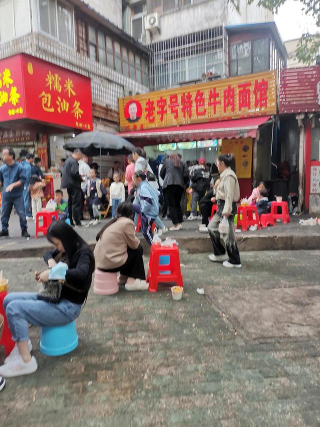 从广州去武汉住了一个月，真心话：差太远，但不是你想的那种