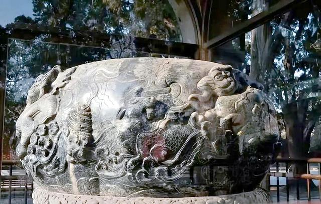 憋屈的国宝：用七千斤名玉打造，被当咸菜缸，装了三百年咸菜