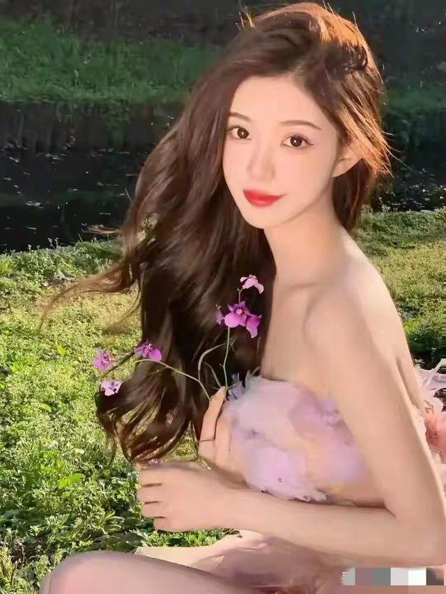 安徽阜阳一佳人，身高169cm 身材拥有黄金比例， 散发迷人身材魅力