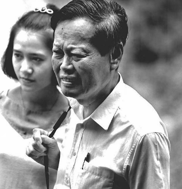 令人反感！杨振宁老先生去世7天后，恶心的一幕在互联网就上演了