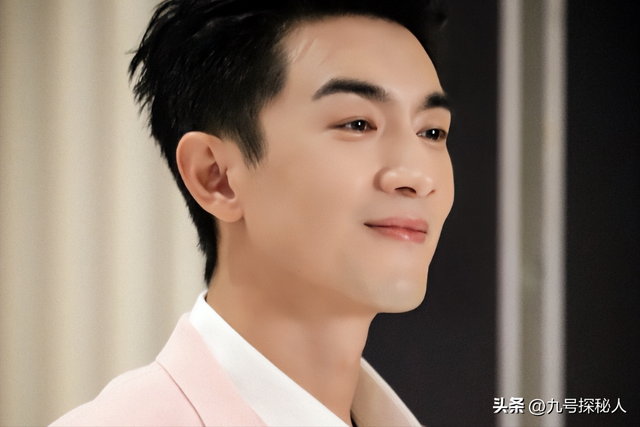 这一次，发辟谣公告的鹿晗，彻底“撕碎了”关晓彤最后的体面