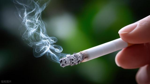 发现了没有每天都抽烟的男人，明显要比不抽烟的男人，气色都要差