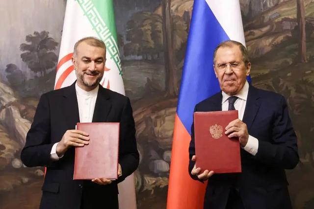 特朗普刚抵达达沃斯，50架大运升空	，美军将在中国春节前开打？