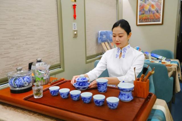 有大床房、能洗澡！这趟软卧列车出发啦！