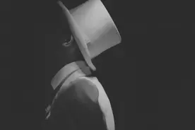 不要可怜任何人，你瞪大眼睛看，可怜之人必有可恨之处！图片