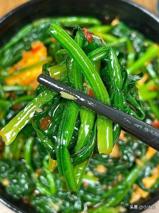失眠睡不好，建议多吃5种食物！一吃养心、二吃安睡、三吃气色好