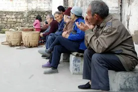 俗语“三凳进家，家中难安”，哪三种凳子，了解下图片