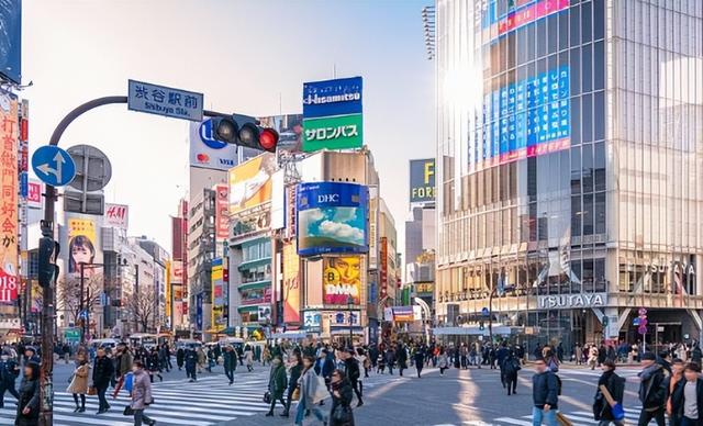 继英国之后，日本也贴出“中文标语”？中国游客：丢人丢到日本！