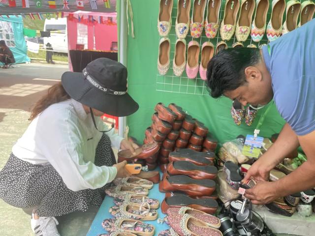 买！买！买！兴安盟那达慕藏着“国际商街”→→