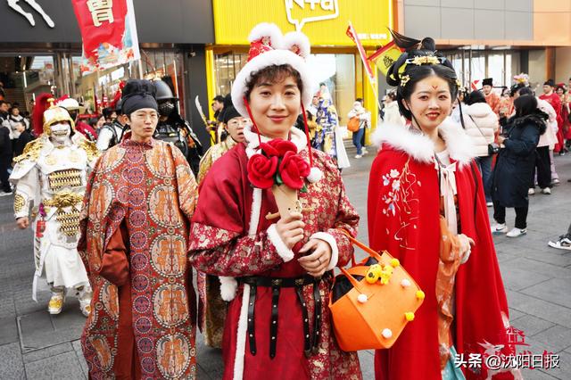 这波古风热潮太惊艳！沈阳汉服节启幕，千年风华点亮中街