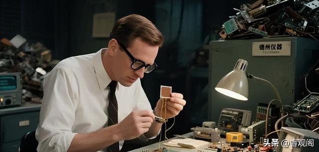 占地170平米30吨的巨无霸计算机，被一块指甲盖大小的芯片淘汰了