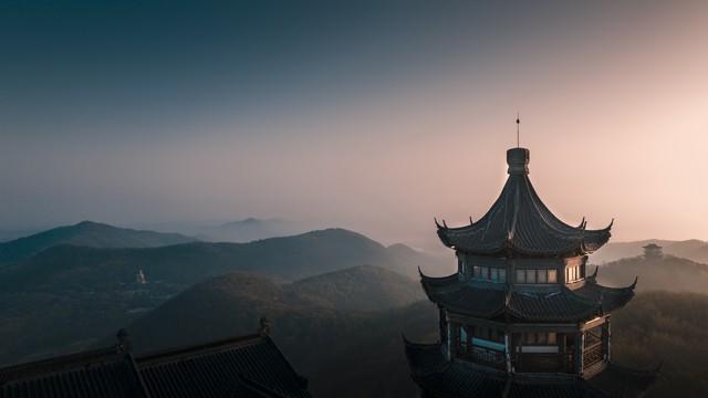 老君山现百年一遇“灵气护罩”奇观