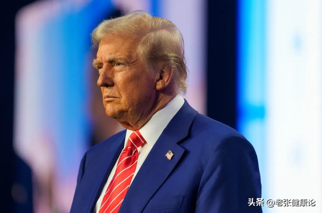 被美国羞辱后，莫迪一夜间变了个人，北京93阅兵，可以给他留个位