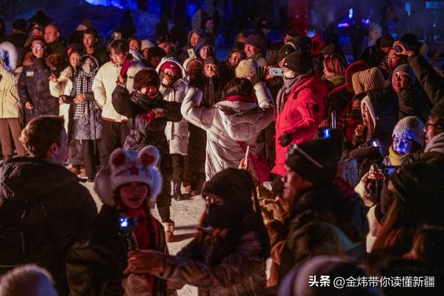 乌伦古湖黄金海岸景区借福海冬捕节分会场东风全力“添柴”冰雪游