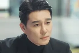 他是肌肉帅大叔，离开吴承贤后，情伤始终未愈，46岁依旧独身。图片