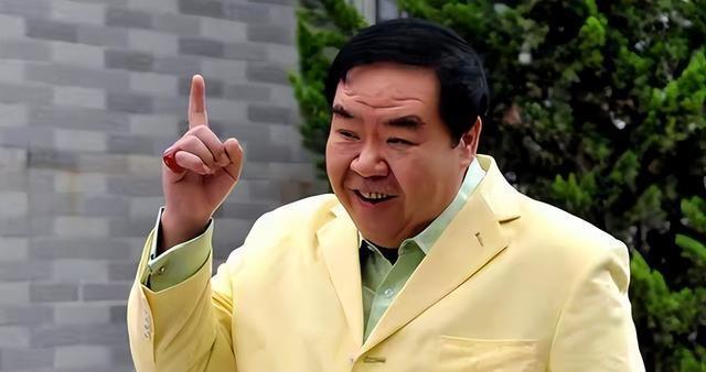 继送走103岁杨振宁后，74岁“肥猫”郑则仕被曝离世传闻 令人唏嘘