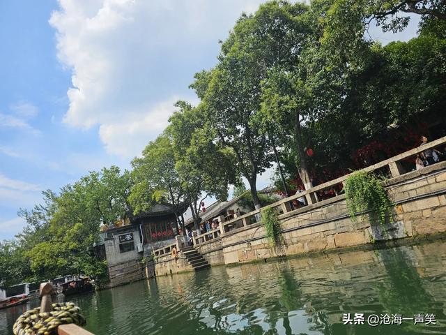 苏州平江路乌篷船的悠悠歌声，一部古代文化与现代文明的交汇
