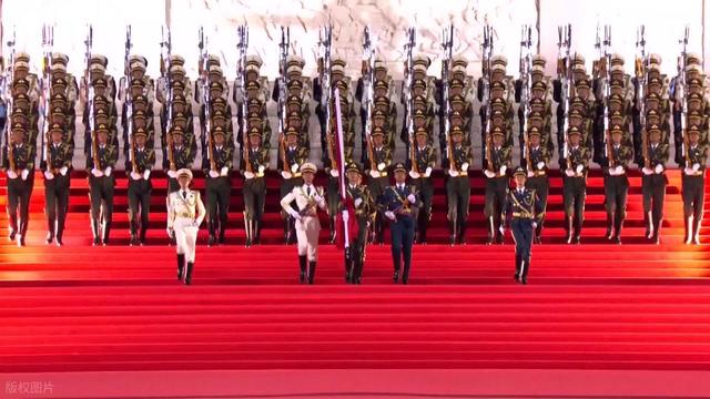 我驻美大使重磅发声：特朗普缺席93阅兵的真相，根源在于两大失误