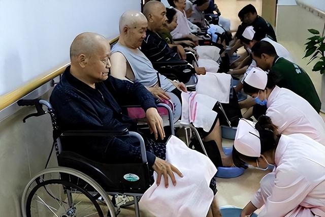 中国将迎来前所未有的死亡高峰，专家给出答案，或是这些因素导致