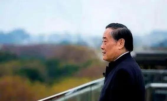 宗庆后遗产案再曝猛料：三房管家貌不惊人，所生子竟由二房抚养？