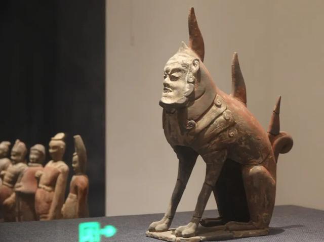 河北磁县，北朝考古博物馆笔记，迷你兵马俑和1：1复制的皇帝墓