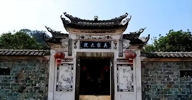 这就是陕西女首富周莹的样貌，并非演员扮演，货真价实的珍贵画像