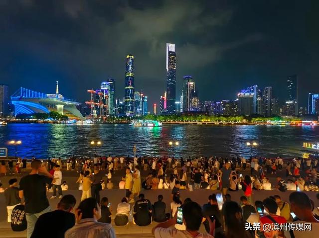 “第一天出去旅游的人已老实”！多地景区人人人人人，广州南站刷新两项历史纪录