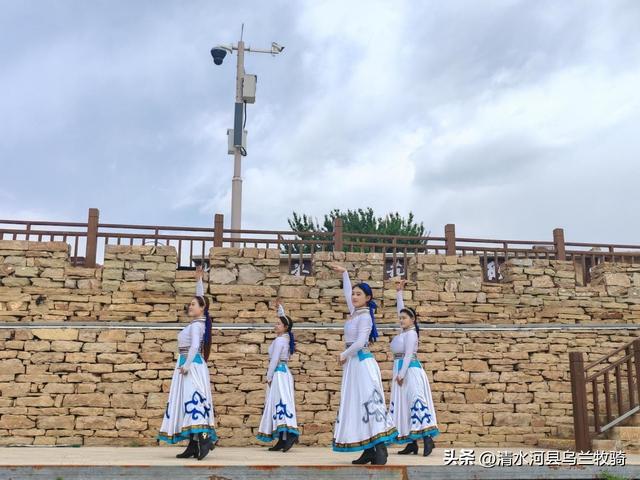 清水河县乌兰牧骑深入老牛湾黄河大峡谷旅游区开展“法制乌兰牧骑”演出宣传服务活动