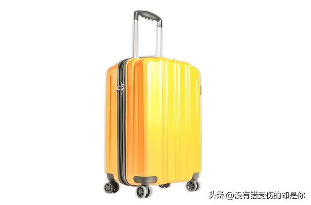 我旅游回来后，爱人告诉我不要炫耀，我听后沉默了
