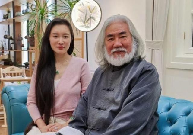牡丹花下死！这一次“纵欲过度”的张纪中，终究吃了老少夫妻的亏