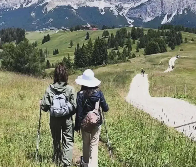 刘强东上千亿身家背后，儿子却是他一生的痛，感谢章泽天视如己出