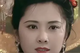笑不活了，唐僧扮演者为女儿国国王演员献花，我却笑死在的评论区图片