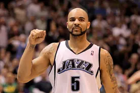 卡洛斯·布泽尔表现最强的五个NBA赛季图片