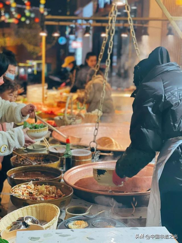 云南建水——千年临安古城 ：中国最后一座活着的古城！