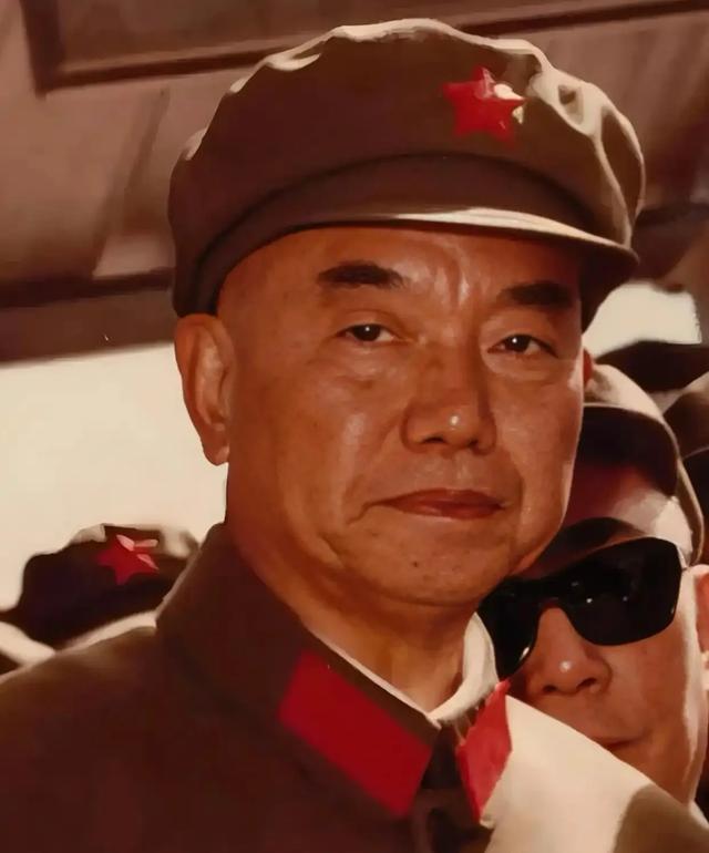 从流氓头子之子到红军干部，他竟搞出这么多事