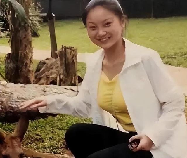 世上渣男千千万，最怕遇到张艺谋这种，现在才发现陈婷是“输家”