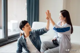 女人愿意和肢体触碰说明什么图片