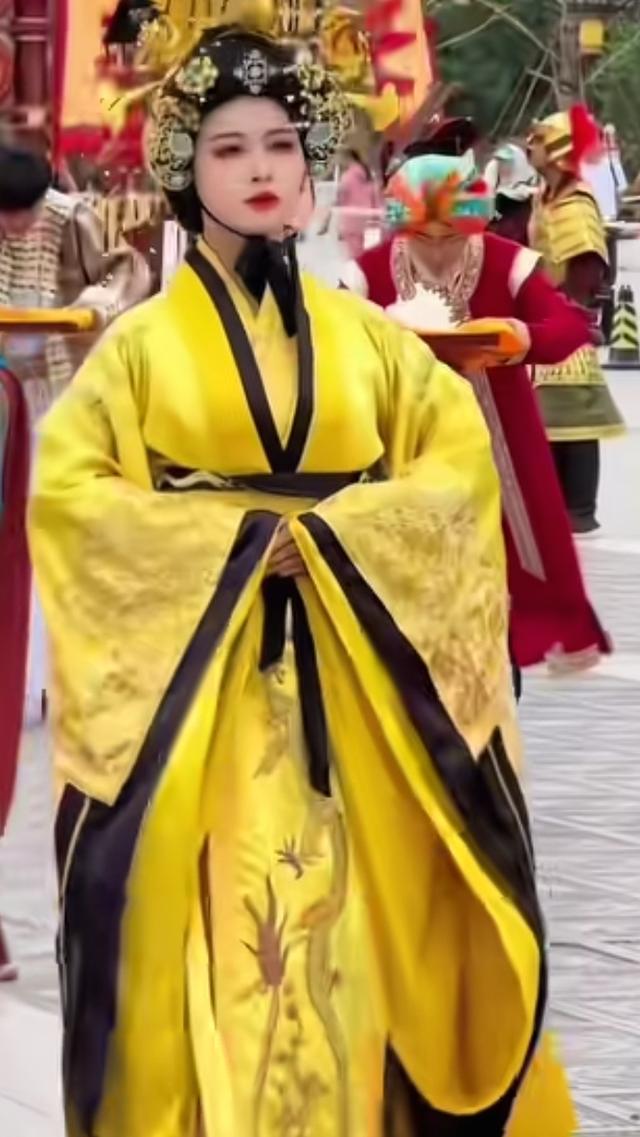 天山骆驼队行136天到洛阳，应天门，上朝接驾，这波文化联动绝了