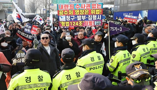 李在明终于回应了：登机访美前，下令韩国警方务必给中国一个说法