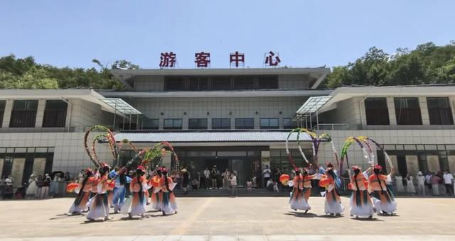 秦皇湖畔,数万游客畅游山水美景、乐享文化盛宴!