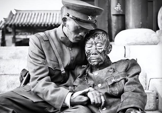 赵一荻独子回国扫墓，跪在张作霖墓前大哭：我代表您儿子来看您了