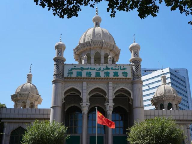 城南的“大门”，藏着乌鲁木齐人的青春