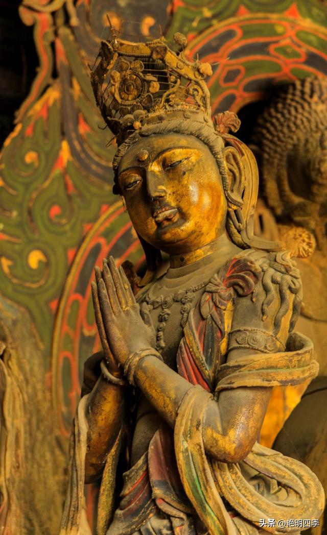 华严寺：“八大辽构”之七，拥有最美辽塑菩萨和最美古代书橱