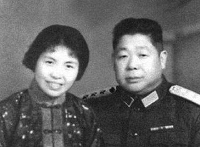 1976年，毛主席为何下令拿掉叶剑英的兵权？事后才知主席用心良苦