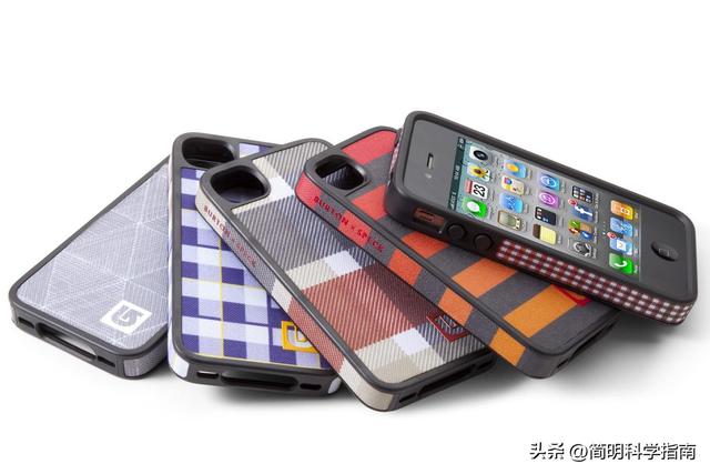 十五年后被拆穿：iPhone的虚假满格信号，是苹果用软件“锁了血”