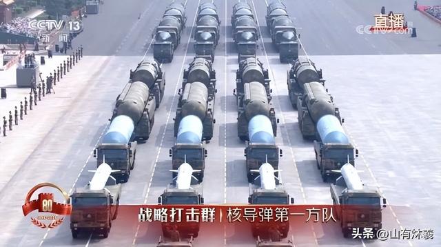 美国就算一动不动，中国20年也追不上？九三阅兵后，局势已被改写