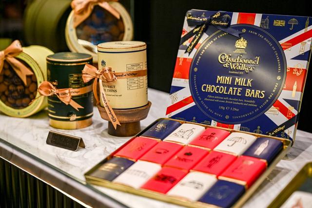 前滩太古里“Let’s Cherish Well璀璨好生活”