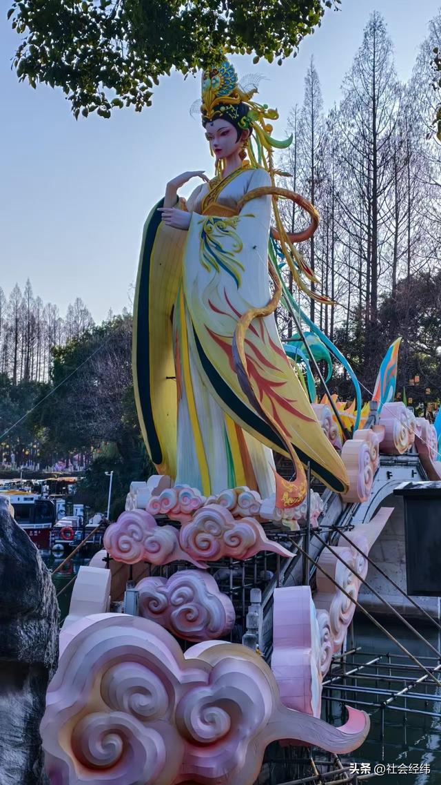 灯映华彩 夜泊秦淮——第40届秦淮灯会白鹭洲灯会主会场